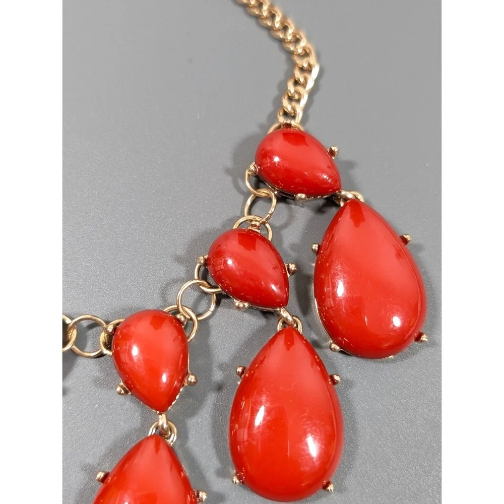 Charming Charlie Red Orange Teardrop‎ Statement Necklace Gold Tone 19